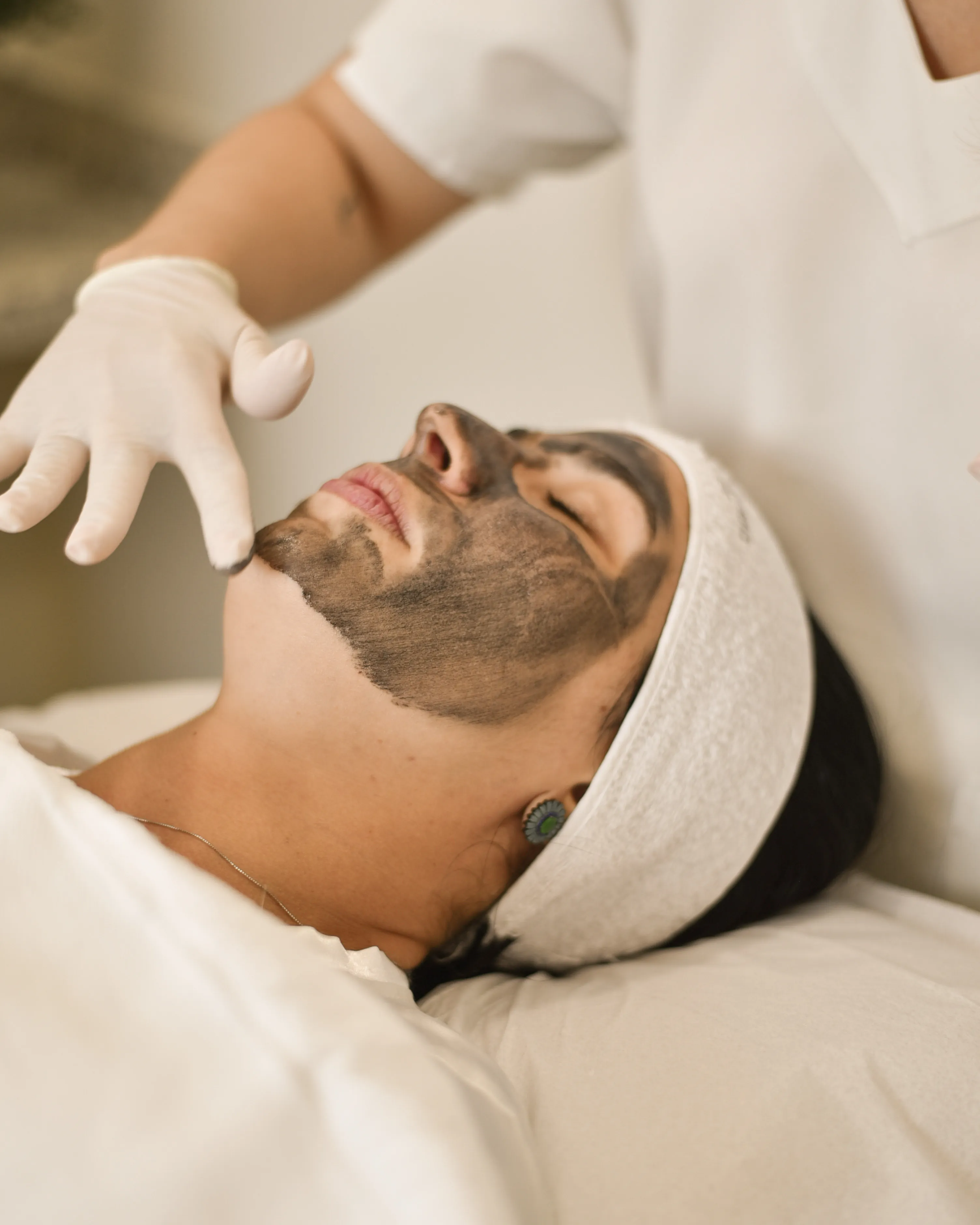 Tratamento para Poros Dilatados - Poros visíveis e dilatados que afetam a textura da pele